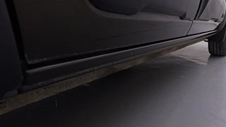 Used 2022 Renault Kwid 1.0L RXT(O) AMT Petrol Automatic dents MINOR SCRATCH