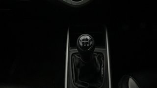 Used 2017 Maruti Suzuki Baleno [2015-2019] Alpha Petrol Petrol Manual interior GEAR  KNOB VIEW