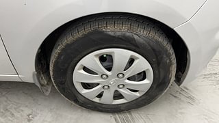 Used 2012 Hyundai i10 Sportz 1.2 Kappa2 Petrol Manual tyres RIGHT FRONT TYRE RIM VIEW