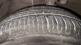 Used 2019 Hyundai Verna [2017-2020] 1.6 VTVT SX + AT Petrol Automatic tyres LEFT FRONT TYRE TREAD VIEW