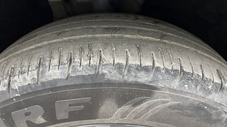 Used 2022 Mahindra XUV700 AX 3 Diesel AT 5 STR Diesel Automatic tyres RIGHT FRONT TYRE TREAD VIEW
