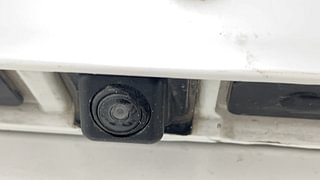 Used 2021 Renault Triber RXZ Petrol Manual top_features Rear camera