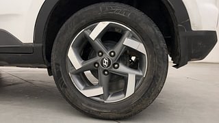 Used 2020 Hyundai Venue [2019-2022] SX Plus 1.0 Turbo DCT Petrol Automatic tyres LEFT REAR TYRE RIM VIEW
