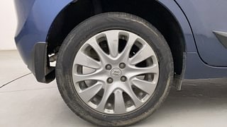 Used 2016 Maruti Suzuki Baleno [2015-2019] Zeta Petrol Petrol Manual tyres RIGHT REAR TYRE RIM VIEW