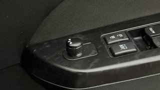 Used 2013 Maruti Suzuki Swift [2011-2017] VXi Petrol Manual top_features Adjustable ORVM