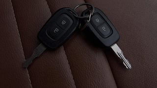 Used 2017 Renault Duster [2015-2020] RXL Petrol Petrol Manual extra CAR KEY VIEW