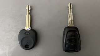 Used 2016 Hyundai Grand i10 Sportz 1.2 Kappa VTVT Petrol Manual extra CAR KEY VIEW