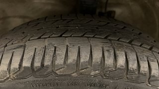 Used 2015 Maruti Suzuki Wagon R 1.0 [2010-2019] VXi Petrol Manual tyres LEFT FRONT TYRE TREAD VIEW