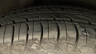 Used 2015 honda Jazz V CVT Petrol Automatic tyres RIGHT REAR TYRE TREAD VIEW