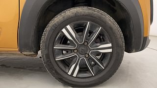 Used 2023 Renault Kwid CLIMBER 1.0 AMT Petrol Automatic tyres RIGHT FRONT TYRE RIM VIEW