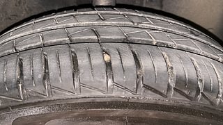 Used 2022 Renault Kwid 1.0L RXT(O) AMT Petrol Automatic tyres RIGHT FRONT TYRE TREAD VIEW