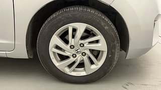 Used 2015 honda Jazz V CVT Petrol Automatic tyres RIGHT FRONT TYRE RIM VIEW