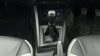 Used 2018 Hyundai Elite i20 [2014-2018] Asta 1.2 Petrol Manual interior GEAR  KNOB VIEW