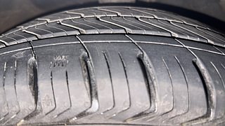 Used 2012 Hyundai Verna [2011-2015] Fluidic 1.6 CRDi SX Opt AT Diesel Automatic tyres RIGHT FRONT TYRE TREAD VIEW