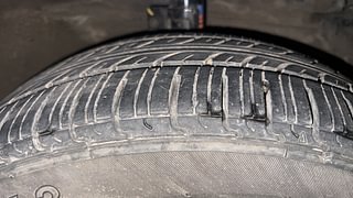 Used 2017 maruti-suzuki Ciaz Zeta Petrol AT Petrol Automatic tyres RIGHT FRONT TYRE TREAD VIEW