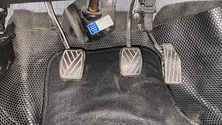 Used 2016 Maruti Suzuki Baleno [2015-2019] Zeta Petrol Petrol Manual interior PEDALS VIEW