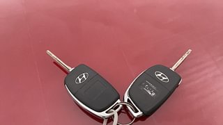 Used 2014 Hyundai Xcent [2014-2017] S (O) Diesel Diesel Manual extra CAR KEY VIEW