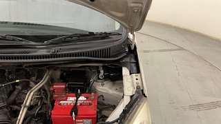 Used 2015 Maruti Suzuki Wagon R 1.0 [2010-2019] VXi Petrol Manual engine ENGINE LEFT SIDE HINGE & APRON VIEW