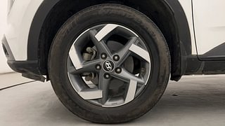 Used 2020 Hyundai Venue [2019-2022] SX Plus 1.0 Turbo DCT Petrol Automatic tyres LEFT FRONT TYRE RIM VIEW