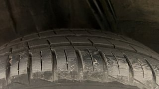 Used 2022 Renault Kwid 1.0 RXL AMT Petrol Automatic tyres RIGHT REAR TYRE TREAD VIEW