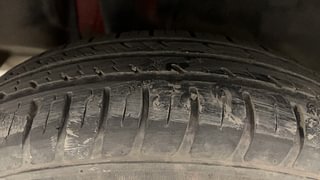 Used 2019 Maruti Suzuki Swift [2017-2021] VXI AMT Petrol Automatic tyres RIGHT REAR TYRE TREAD VIEW