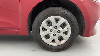 Used 2015 Hyundai Elite i20 [2014-2018] Magna 1.2 Petrol Manual tyres RIGHT FRONT TYRE RIM VIEW