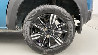 Used 2022 Renault Kwid Climber 1.0l SCE Petrol MT Petrol Manual tyres LEFT REAR TYRE RIM VIEW