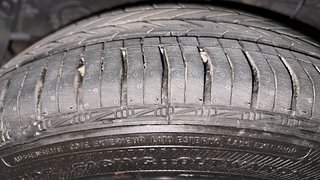Used 2018 Hyundai Grand i10 [2017-2020] Sportz (O) AT 1.2 Kappa VTVT Petrol Automatic tyres RIGHT REAR TYRE TREAD VIEW