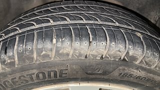 Used 2017 Volkswagen Ameo [2016-2020] Highline1.2L (P) Petrol Manual tyres RIGHT REAR TYRE TREAD VIEW