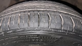 Used 2018 Hyundai Grand i10 [2017-2020] Sportz (O) AT 1.2 Kappa VTVT Petrol Automatic tyres LEFT FRONT TYRE TREAD VIEW