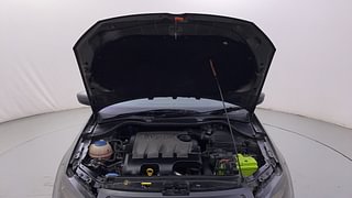 Used 2013 volkswagen Vento 1.6L Highline Diesel Diesel Manual engine ENGINE & BONNET OPEN FRONT VIEW