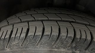 Used 2016 Maruti Suzuki Baleno [2015-2019] Delta AT Petrol Petrol Automatic tyres RIGHT FRONT TYRE TREAD VIEW