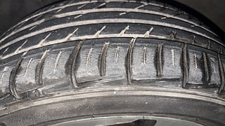 Used 2015 Hyundai Elite i20 [2014-2018] Asta 1.2 Petrol Manual tyres LEFT FRONT TYRE TREAD VIEW