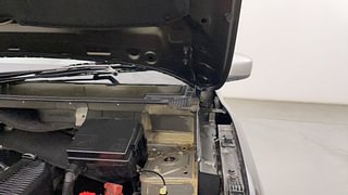 Used 2018 Renault Kwid [2015-2019] 1.0 RXT AMT Opt Petrol Automatic engine ENGINE LEFT SIDE HINGE & APRON VIEW