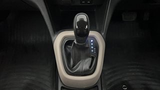 Used 2019 Hyundai Grand i10 [2017-2020] Sportz AT 1.2 Kappa VTVT Petrol Automatic interior GEAR  KNOB VIEW