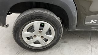 Used 2019 Renault Kwid [2017-2019] RXT 1.0 SCE Special (O) Petrol Manual tyres RIGHT REAR TYRE RIM VIEW