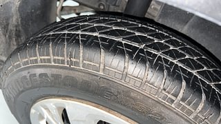 Used 2015 Maruti Suzuki Swift [2011-2017] VXi Petrol Manual tyres RIGHT REAR TYRE TREAD VIEW