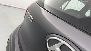 Used 2019 Hyundai Grand i10 [2017-2020] Sportz AT 1.2 Kappa VTVT Petrol Automatic dents MINOR SCRATCH