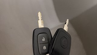 Used 2019 Renault Kwid [2015-2019] 1.0 RXT AMT Opt Petrol Automatic extra CAR KEY VIEW