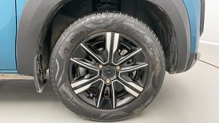Used 2022 Renault Kwid Climber 1.0l SCE Petrol MT Petrol Manual tyres RIGHT FRONT TYRE RIM VIEW