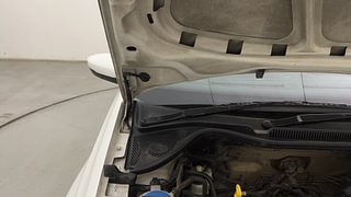 Used 2017 Volkswagen Ameo [2016-2020] Highline1.2L (P) Petrol Manual engine ENGINE RIGHT SIDE HINGE & APRON VIEW