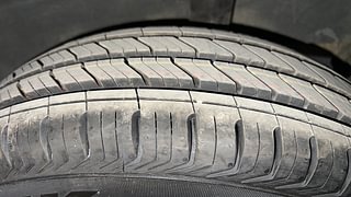 Used 2019 Renault Kwid [2015-2019] 1.0 RXT AMT Opt Petrol Automatic tyres LEFT REAR TYRE TREAD VIEW