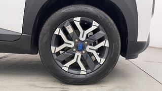 Used 2024 Hyundai Exter SX(O) 1.2 Petrol MT Petrol Manual tyres RIGHT FRONT TYRE RIM VIEW