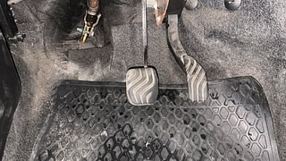 Used 2018 Renault Kwid [2015-2019] 1.0 RXT AMT Opt Petrol Automatic interior PEDALS VIEW