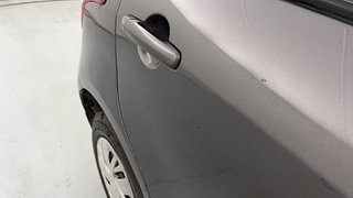 Used 2015 Maruti Suzuki Swift [2011-2017] VXi Petrol Manual dents MINOR SCRATCH