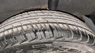 Used 2018 Renault Kwid [2015-2019] 1.0 RXT AMT Opt Petrol Automatic tyres LEFT REAR TYRE TREAD VIEW