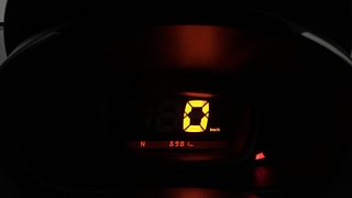 Used 2019 Renault Kwid [2015-2019] 1.0 RXT AMT Opt Petrol Automatic interior CLUSTERMETER VIEW