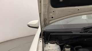 Used 2016 Toyota Etios [2010-2017] VD Diesel Manual engine ENGINE RIGHT SIDE HINGE & APRON VIEW