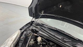 Used 2015 Maruti Suzuki Swift [2011-2017] VXi Petrol Manual engine ENGINE RIGHT SIDE HINGE & APRON VIEW