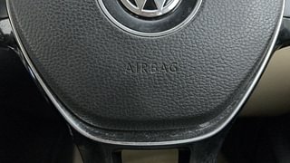 Used 2017 Volkswagen Ameo [2016-2020] Highline1.2L (P) Petrol Manual top_features Airbags